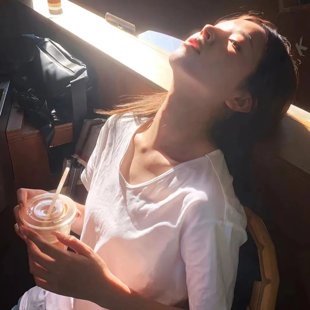 在我姐姐的婚纱里